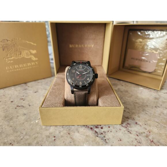 Burberry UTILITARIAN BU7855 Men's Watch in box - Picture 3 of 16
